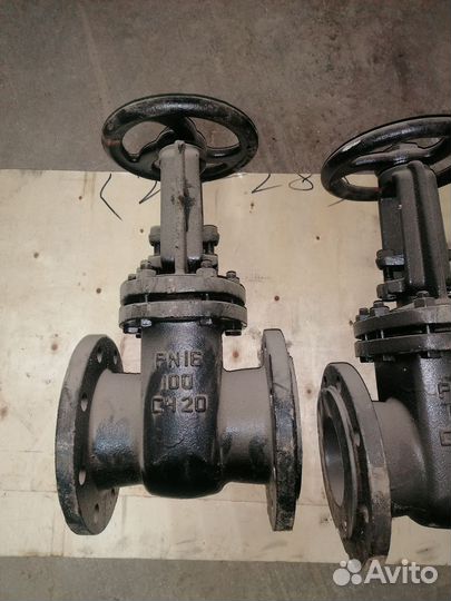 Задвижка PN 16 100