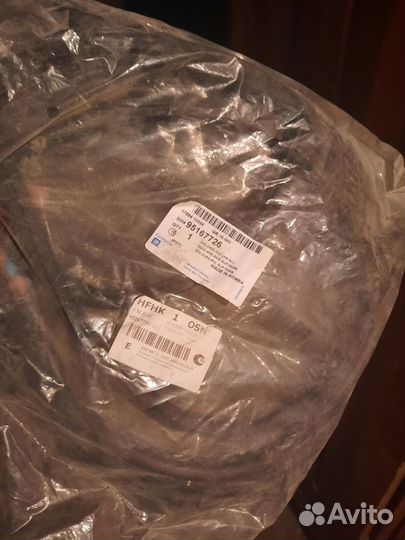 Молдинг лобового стекла 95167726 General Motors