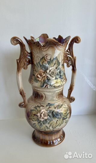 Вазы разные цветное стекло и керамика