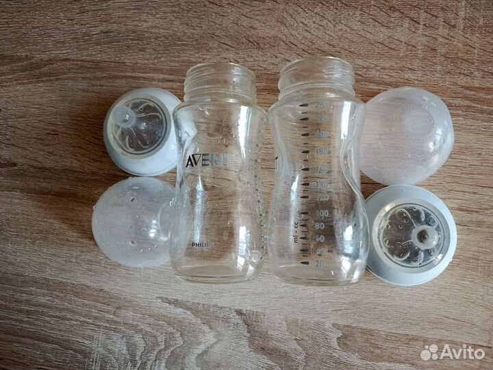 Бутылочки в стекле Avent для кормления