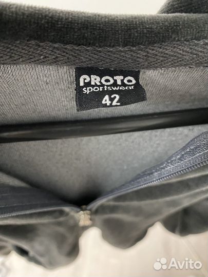 Велюровая кофта на замке