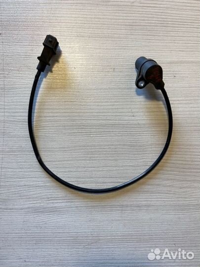 Датчик положения коленвала Volkswagen Golf 3