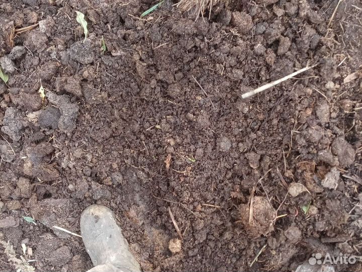 Навоз перегной, чернозем, вспашка земли