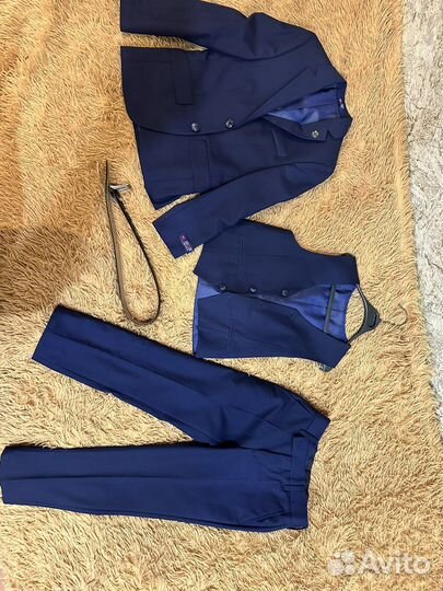 Школьный костюм