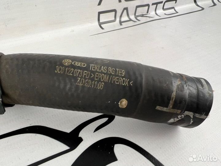 Патрубок системы охлождения Volkswagen Passat B6