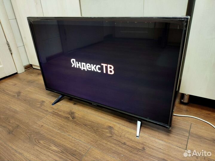 Телевизор диагональ 100 см Wi-Fi Smart TV 2023г