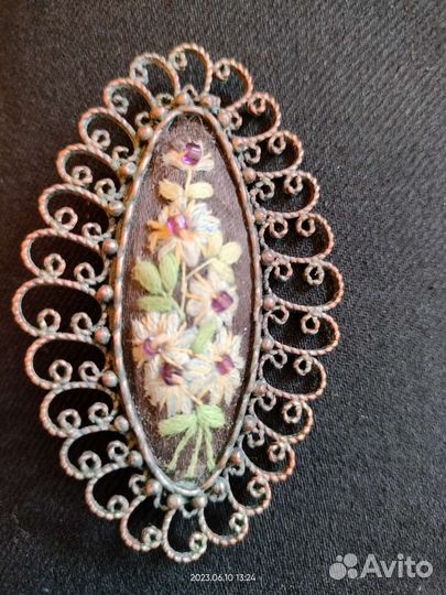 Брошь с вышивкой СССР