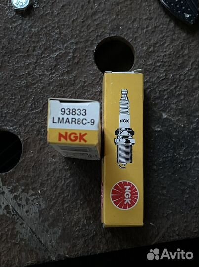 Свеча ngk lmar8c-9