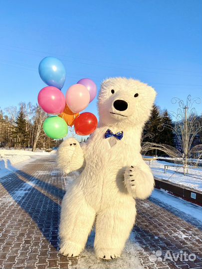 Большой белый медведь. Ростовые куклы на праздник