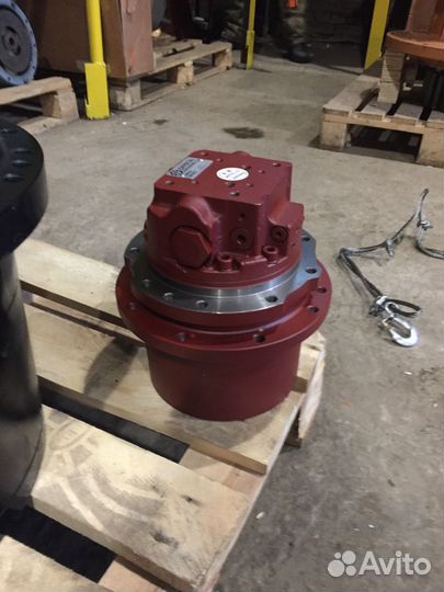 Редуктор хода с мотором Takeuchi TB125