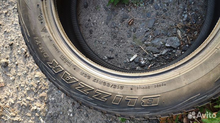 Bridgestone Blizzak DM-V1 215/60 R17