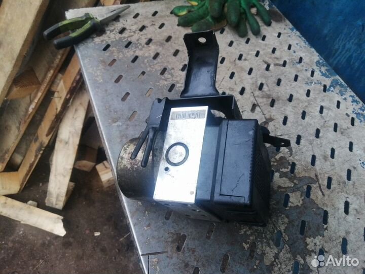 Блок ABS Mitsubishi Pajero Sport K9