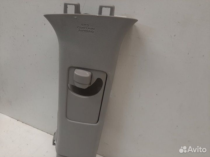 Обшивка стойки задняя левая Toyota Land Cruiser