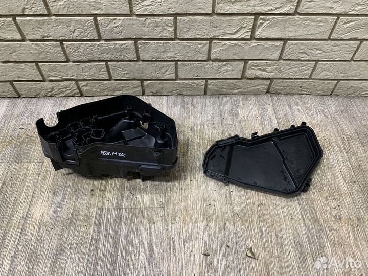 Porsche Cayenne S 958 Корпус блока предохранителей