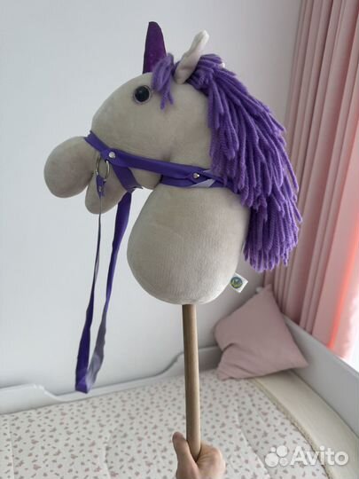 Лошадка на палке деревянная