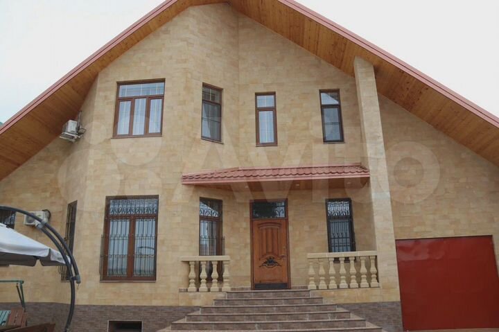 Дом 600 м² на участке 12 сот.