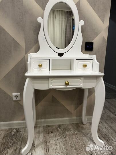 Туалетный столик с зеркалом детский