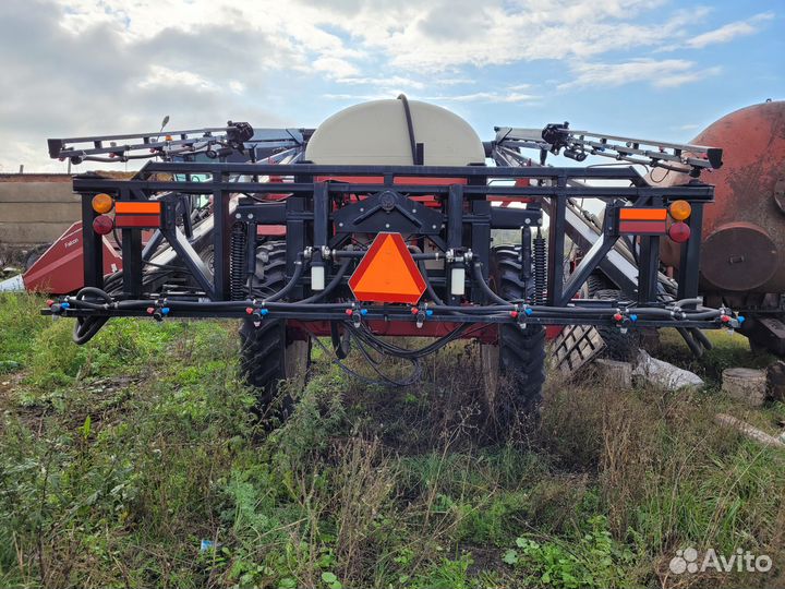 Опрыскиватель VERSATILE PS 1200, 2014