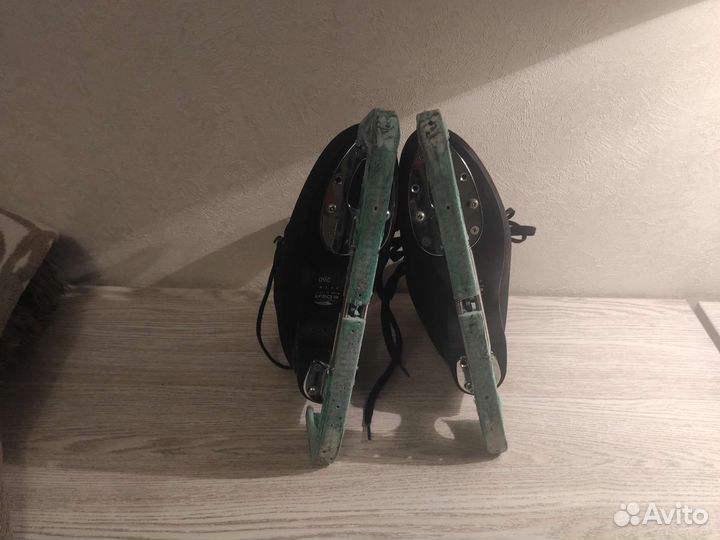 Фигурные коньки edea260