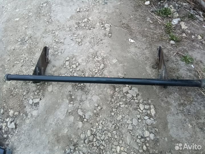 Задний бампер-усилитль-отбойник на Мицубиси л200