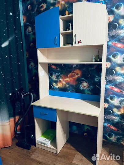 Компьютерный стол для школьника