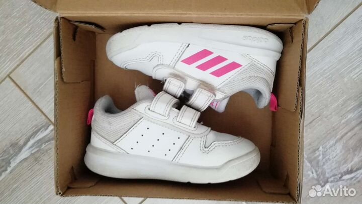 Кроссовки на девочку adidas