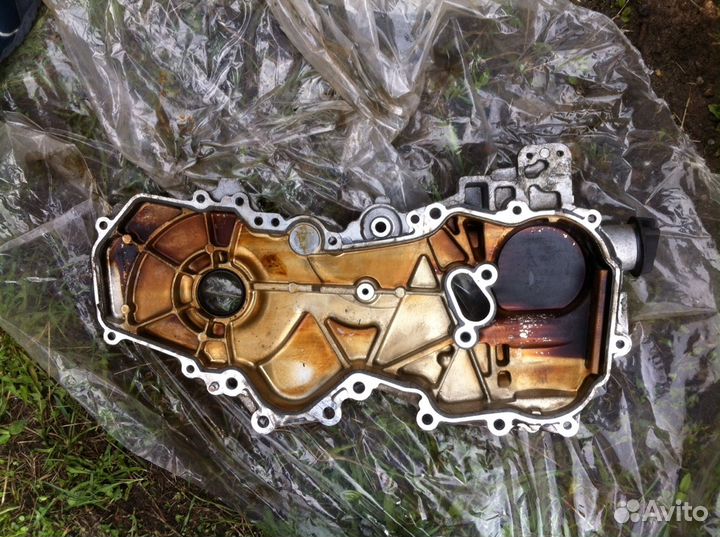 Крышка двигателя передняя Nissan