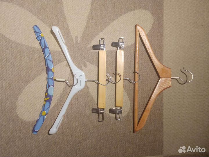 Вешалки-плечики дерев., пластм. и с прищепками