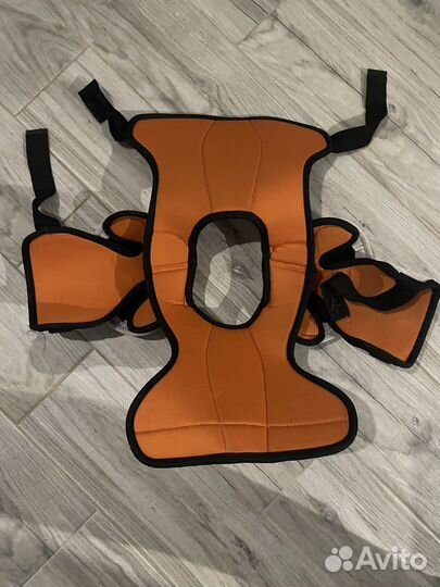 Нагрудник хоккейный