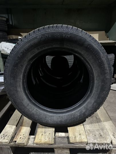 Continental ContiVikingContact 7 215/65 R16 102T