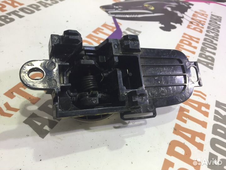 Ниссан Тиида Ручка внутренняя задней двери Прав