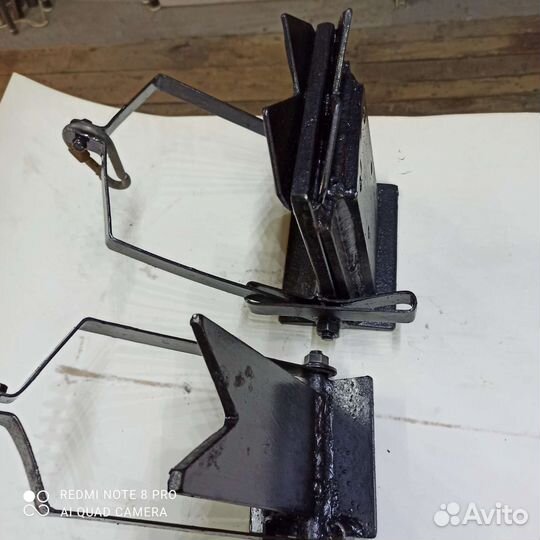 Якорь для лодки