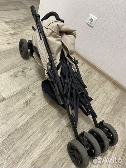 Коляска-трость