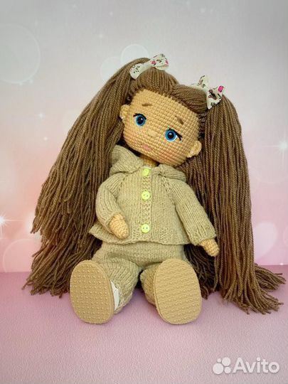 Вязаная кукла ручной работы
