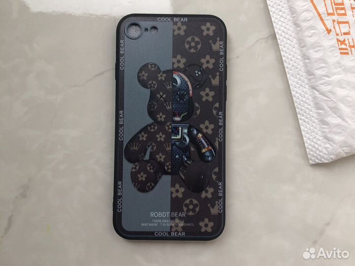 Чехол на iPhone 8