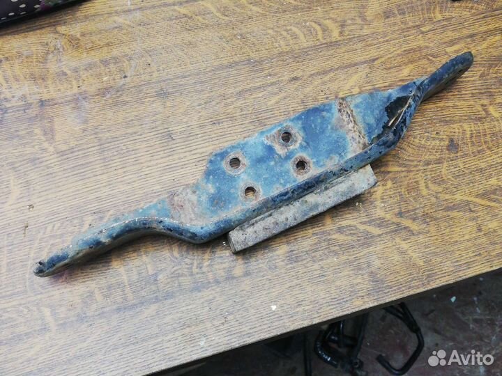 Кронштейн раздатки Митсубиси Паджеро Мини 2