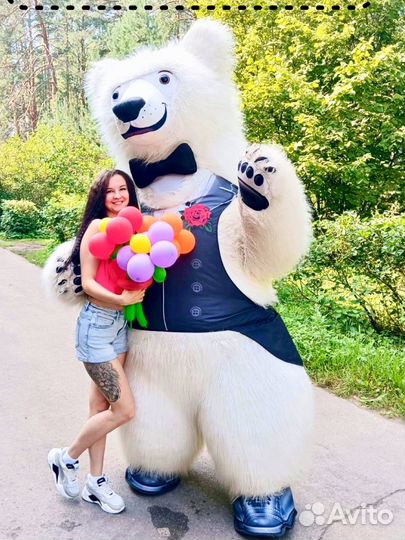 Поздравление от белого медведя, ростовые куклы