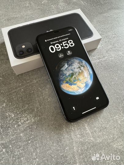 iPhone 11, 64 ГБ