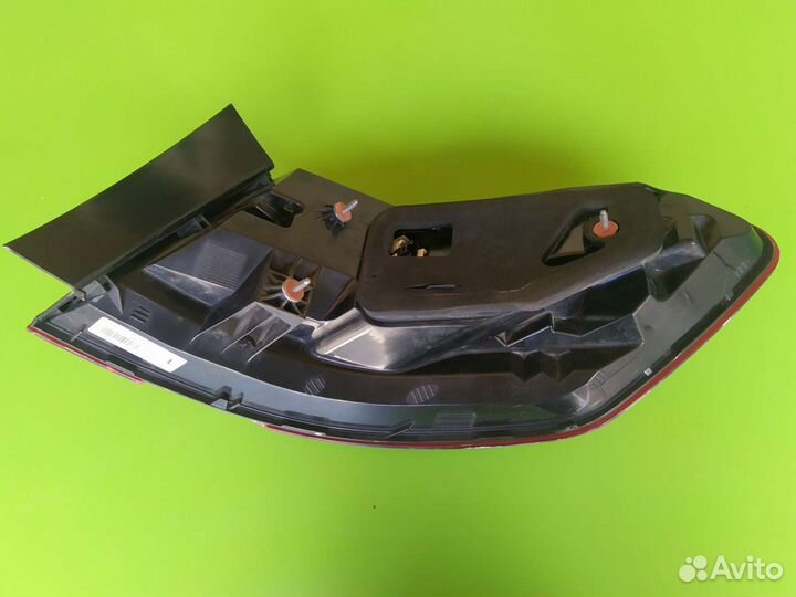 Задний фонарь на mercedes 212 рестайлинг