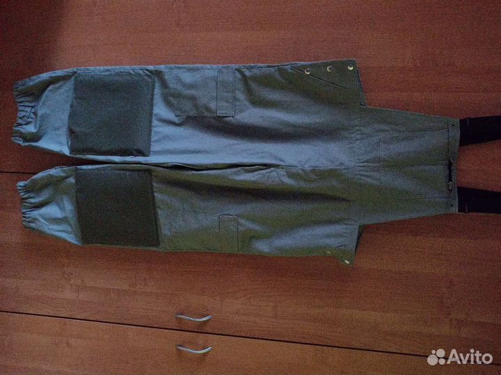 Комбинезон строительный с наколенниками