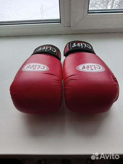Боксерские перчатки