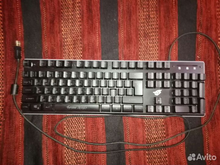 Игровая клавиатура с подсветкой