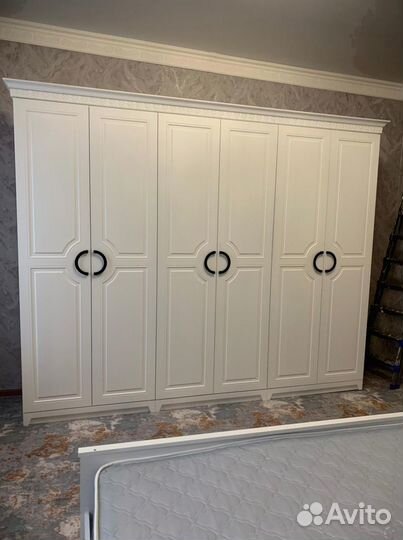 Спальный гарнитур