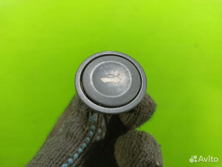 Кнопка открытия багажника Ford Fusion хэтчбэк fyja