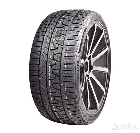 Royal Black Royal Winter UHP 215/45 R17 91V