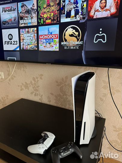 Sony playstation 5 CFI 1218A новая 2 джойстика