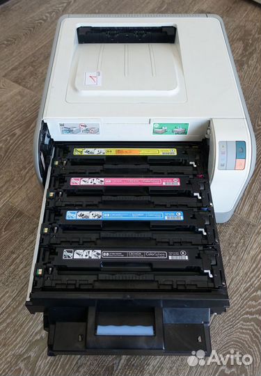 Цветной лазерный принтер HP CP1215