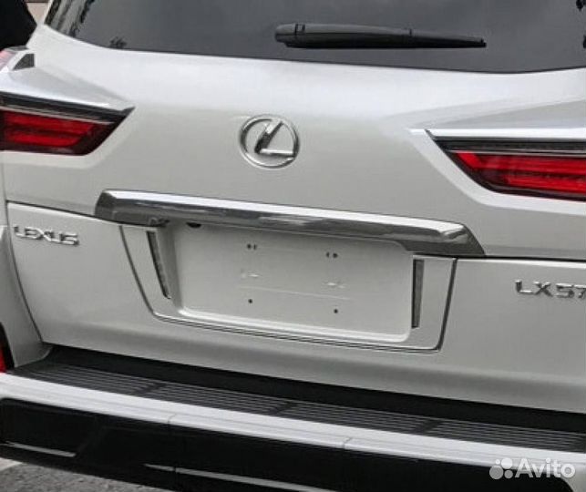 Lexus LX570 16+ Накладка под номер Superior S6AN8