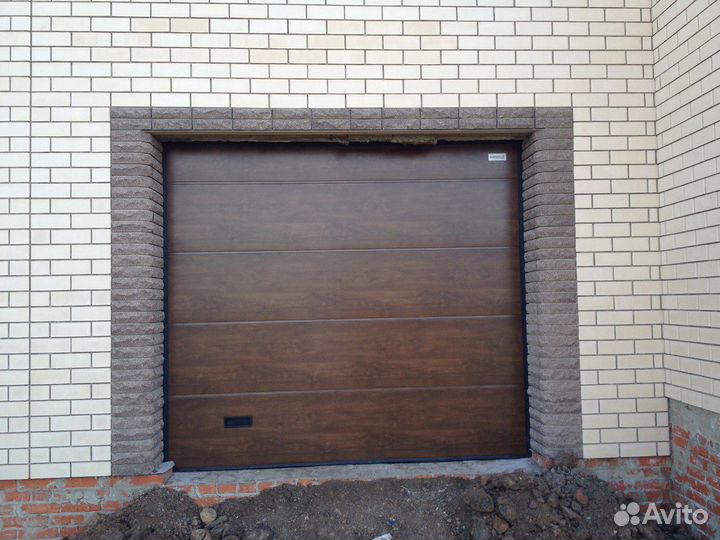 Секционные ворота