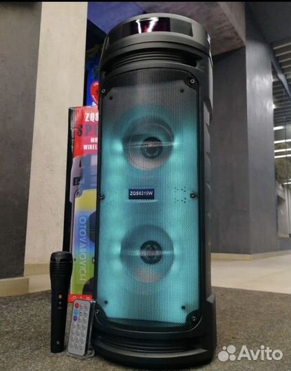 Колонка оригинал светомузыка (с микрофоном )